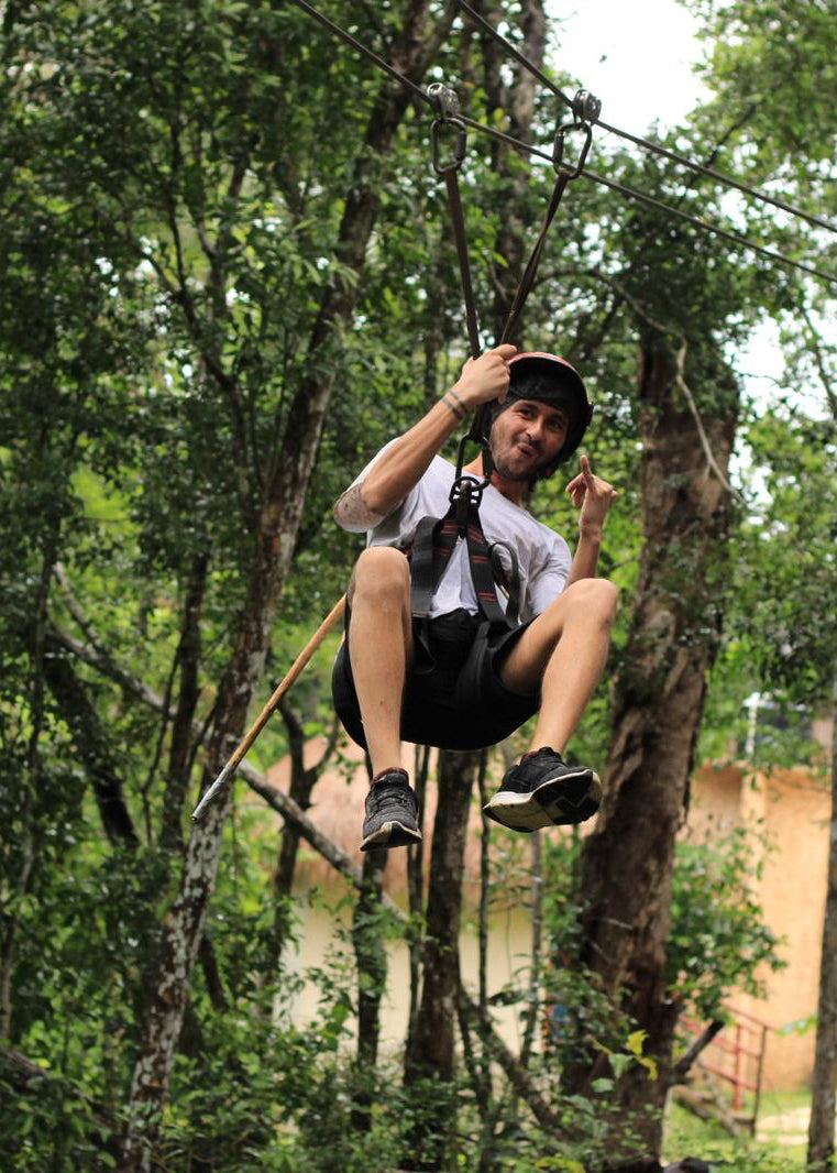 CABALLO EN LA SELVA Y CENOTE