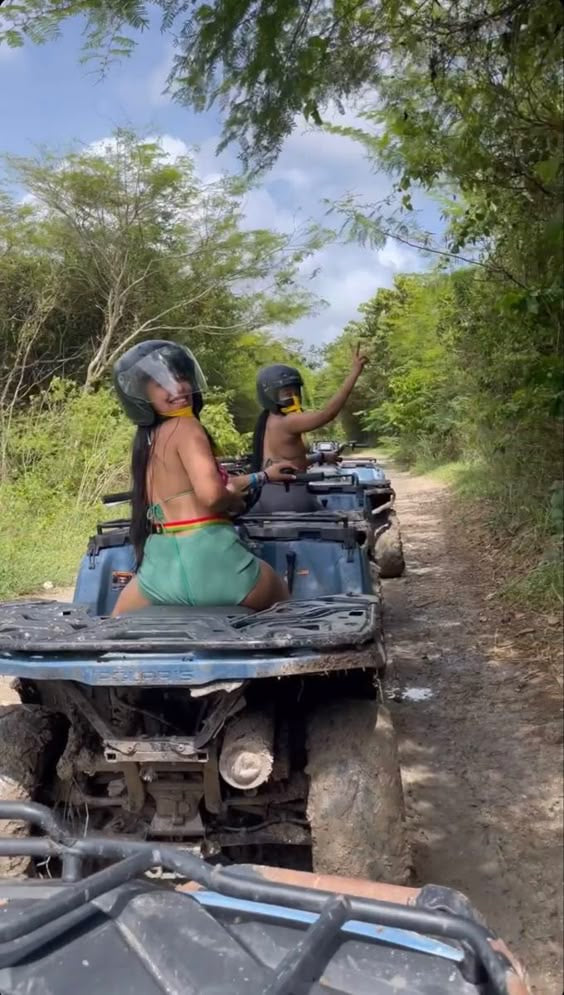 ATV TIROLESAS Y CENOTE: TOUR EN LA SELVA