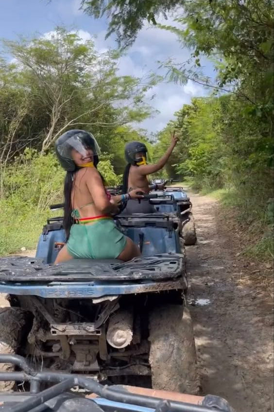 ATVs + Tirolesas + Cenotes
desde Playa del Carmen → $1890 mxn