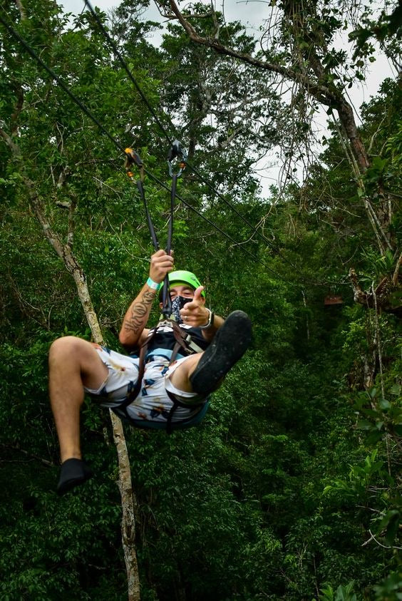 ATV TIROLESAS Y CENOTE: TOUR EN LA SELVA